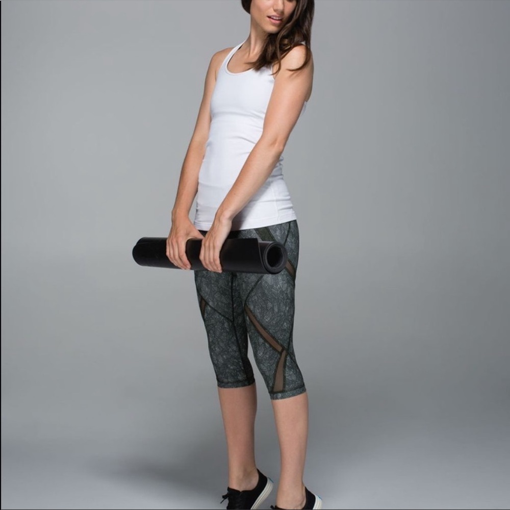 Lululemon Cool to Street Crop Gator Green Size 10